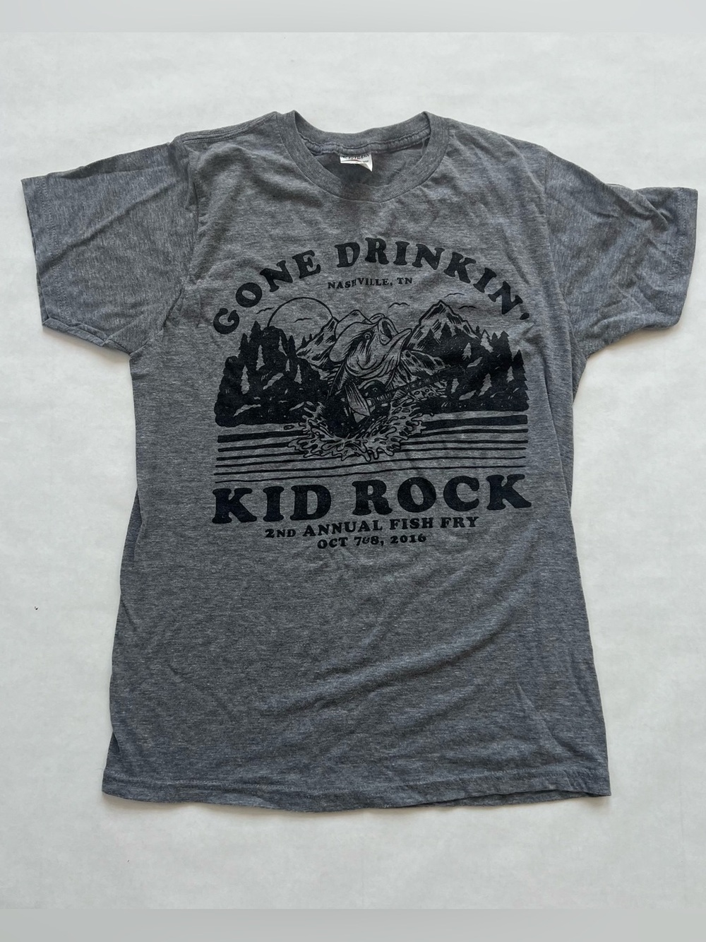 2016 Kid Rock Fish Fry T-Shirt Unisex Size Medium